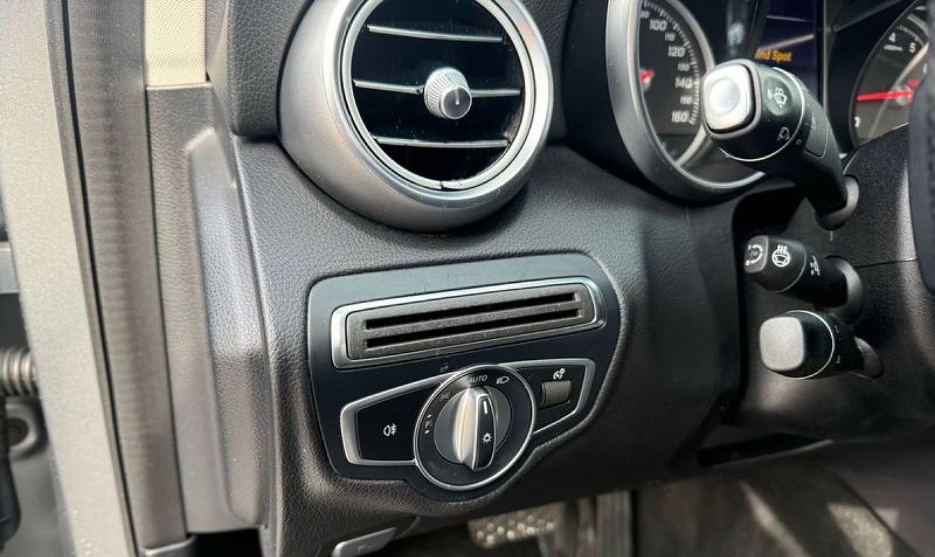 Used 2017 Mercedes-Benz C 300 4MATIC Sedan image 20