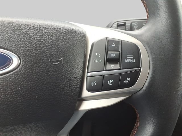Used 2025 Ford Explorer Active AWD/4WD image 18