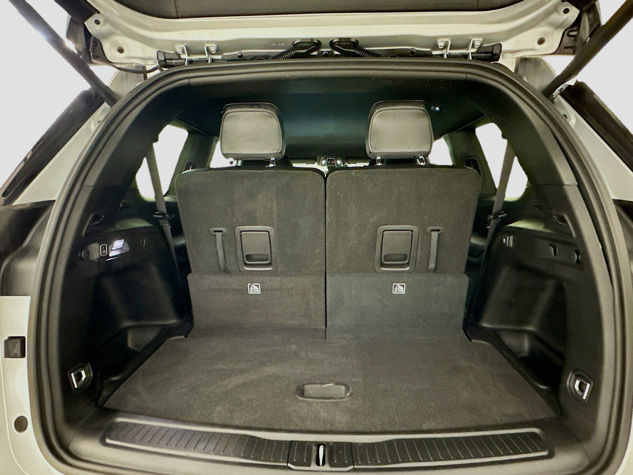 Used 2023 Jeep Grand Cherokee L Laredo image 30