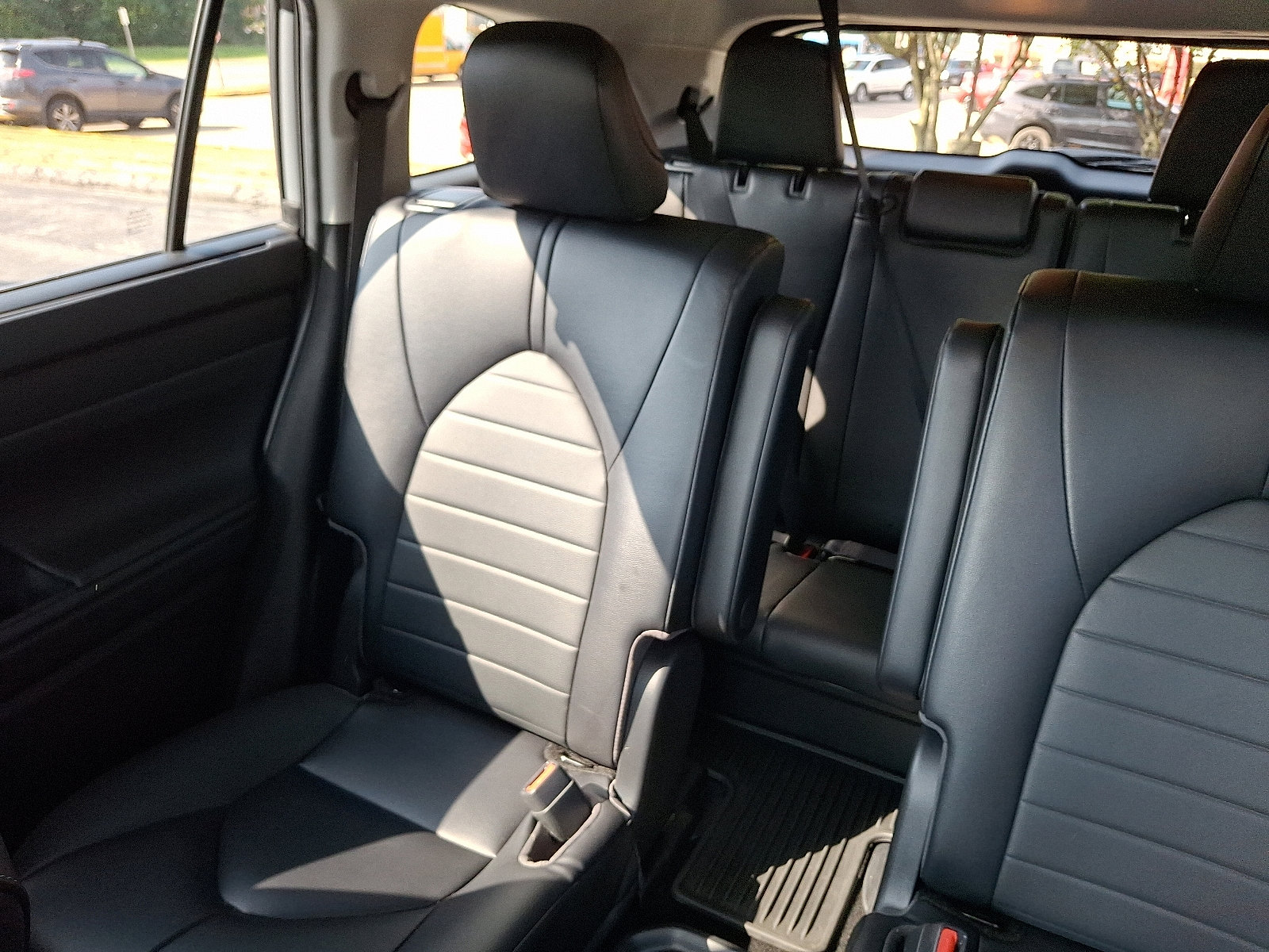 Used 2023 Toyota Highlander XLE image 18