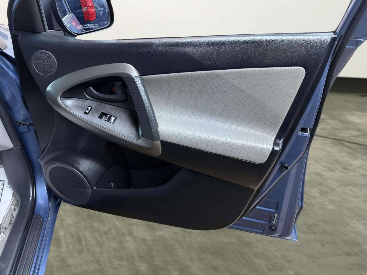 Used 2012 Toyota RAV4 Limited w/ Premium Plus Value Pkg image 28