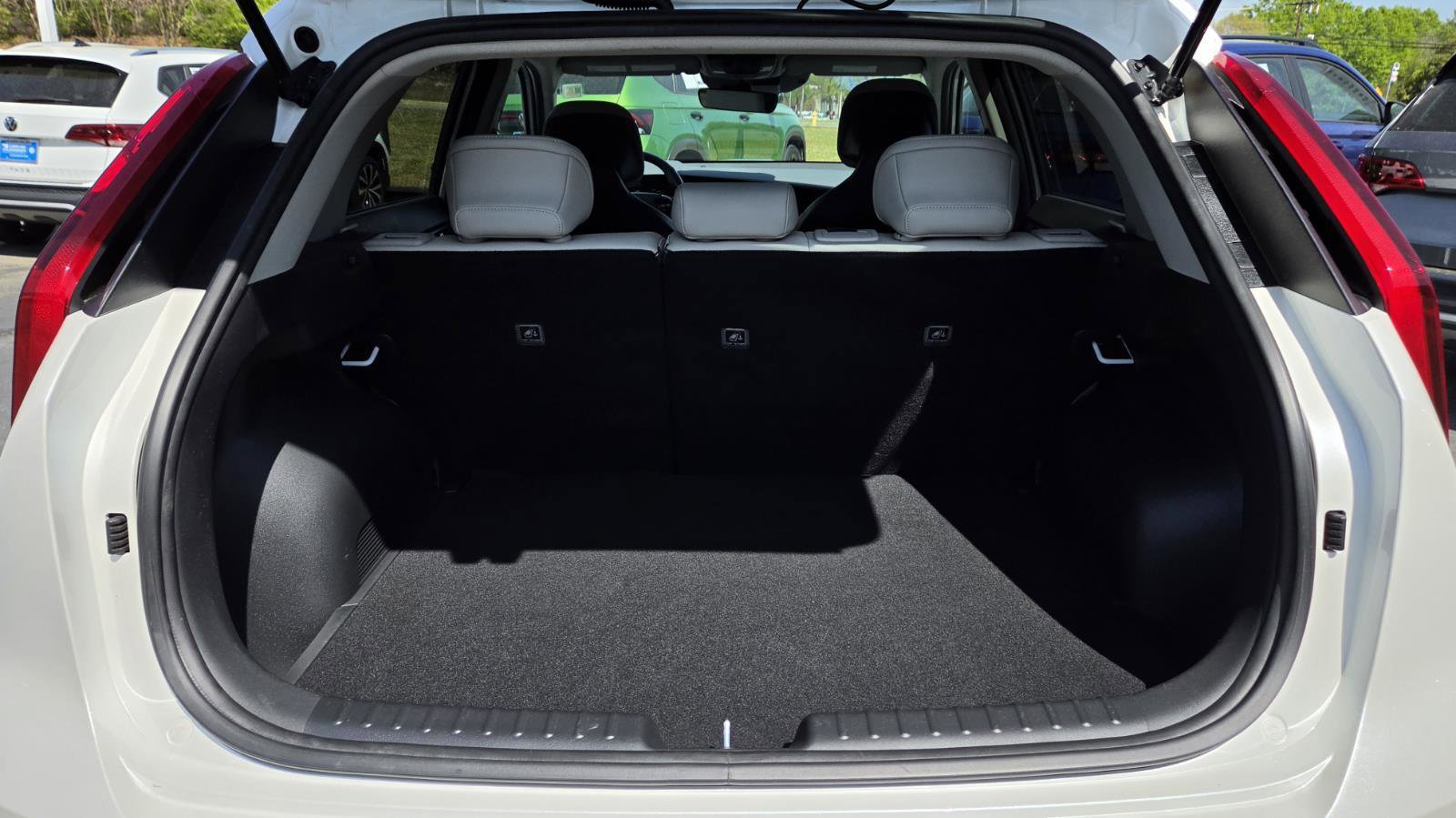 Used 2023 Kia Niro EX image 56