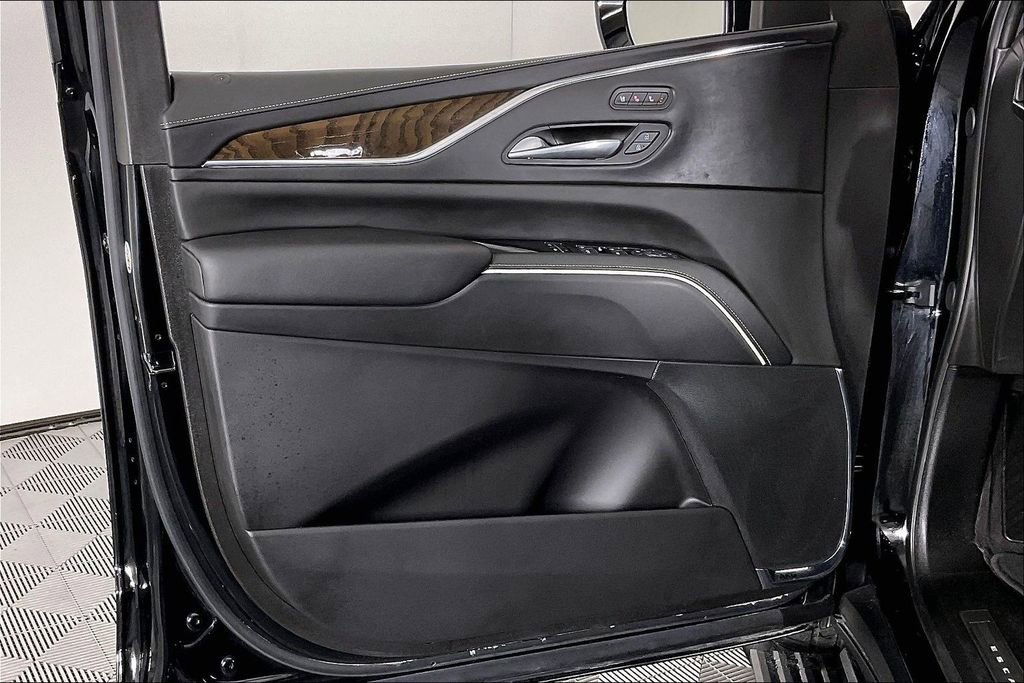 Used 2024 Cadillac Escalade ESV Sport Platinum image 25
