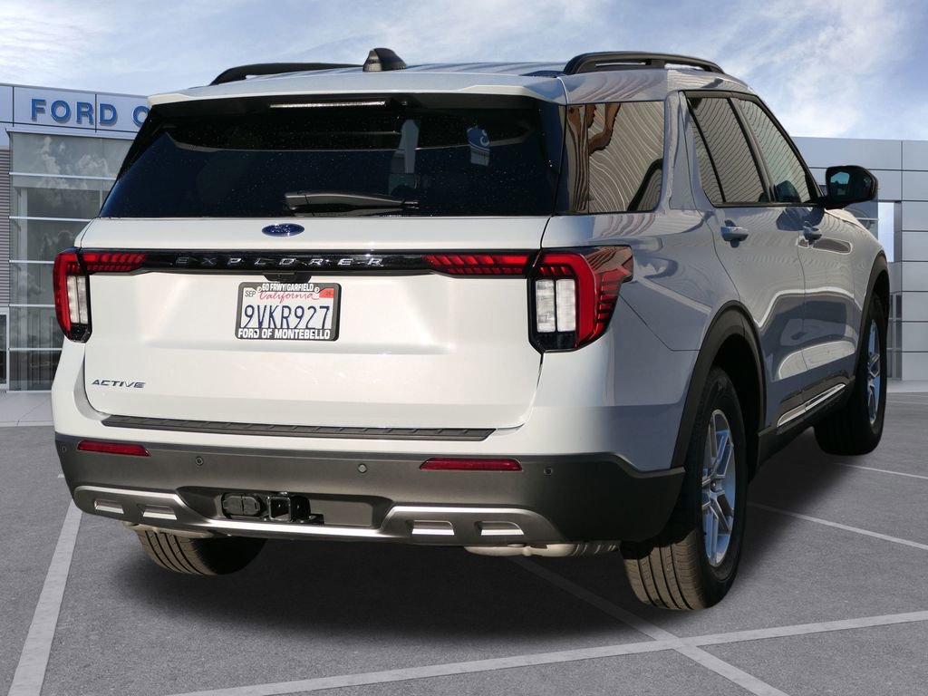 Used 2025 Ford Explorer Active w/ Active Comfort Package image 4