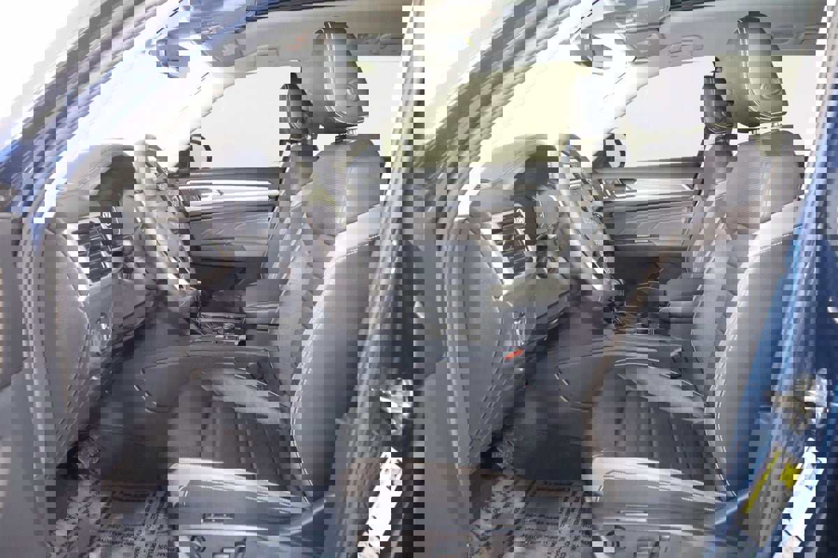 Used 2021 Volkswagen Atlas SEL Premium image 12