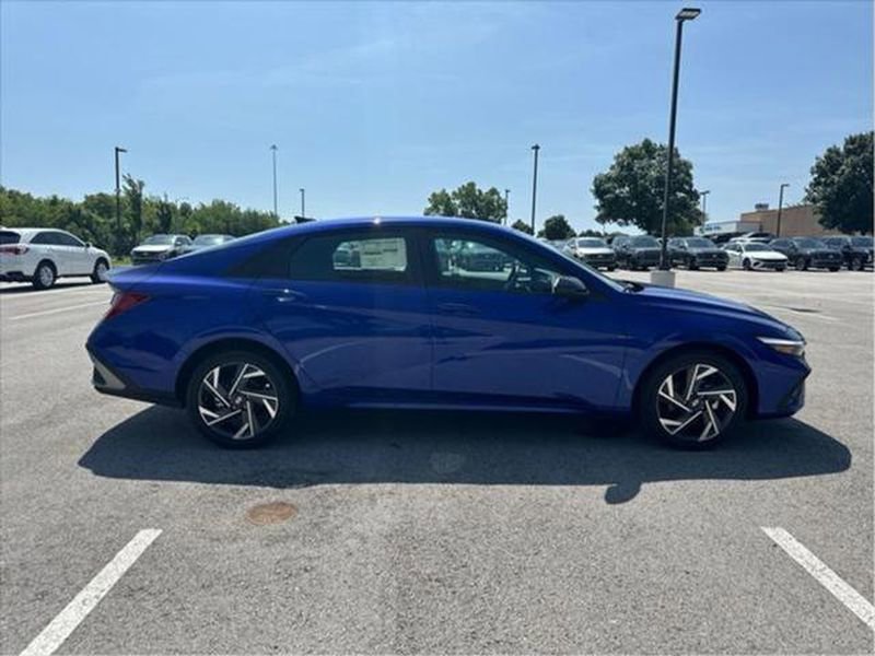 New 2025 Hyundai Elantra SEL image 6