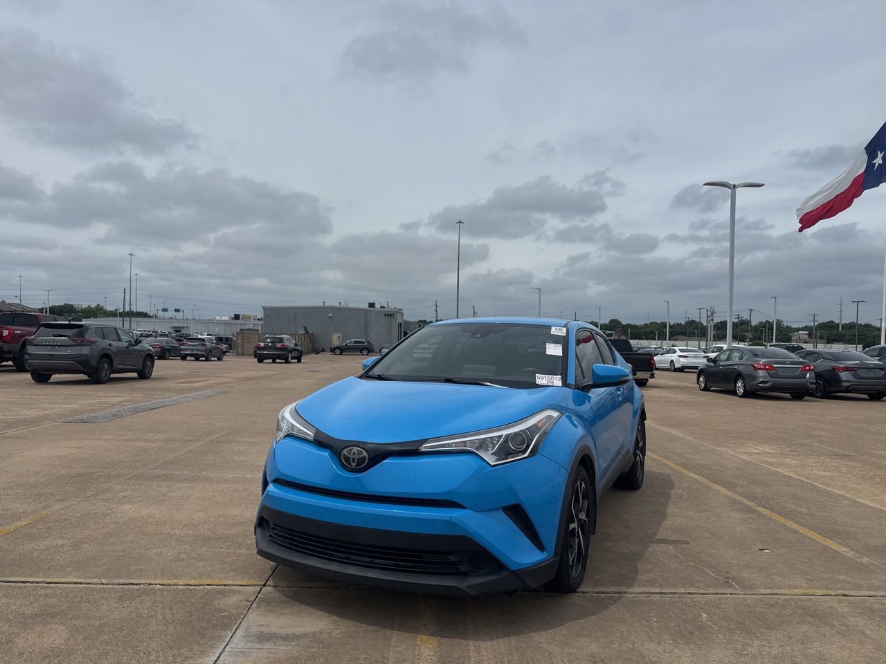 Used 2019 Toyota C-HR XLE FWD image 7