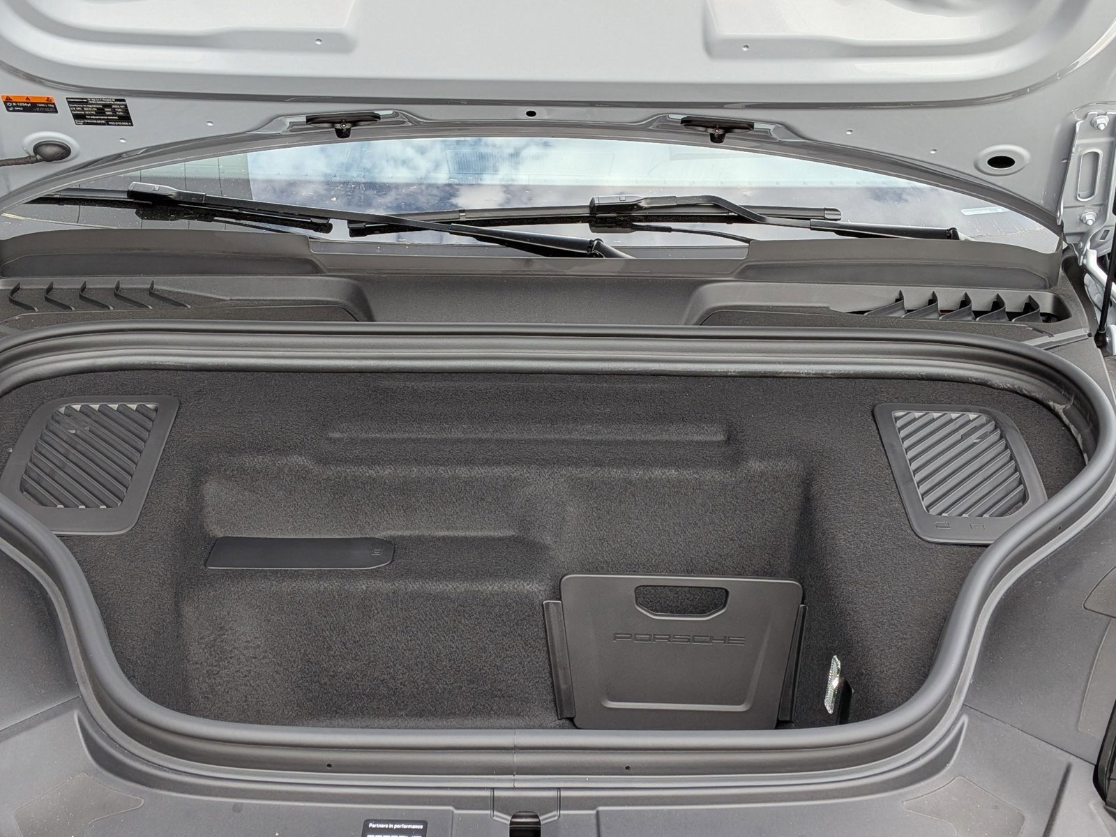 New 2026 Porsche Macan Electric image 21