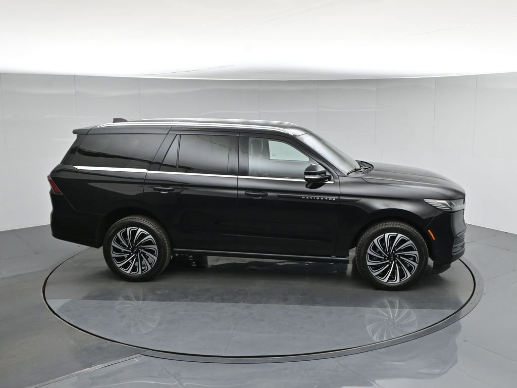 Used 2025 Lincoln Navigator Black Label image 41