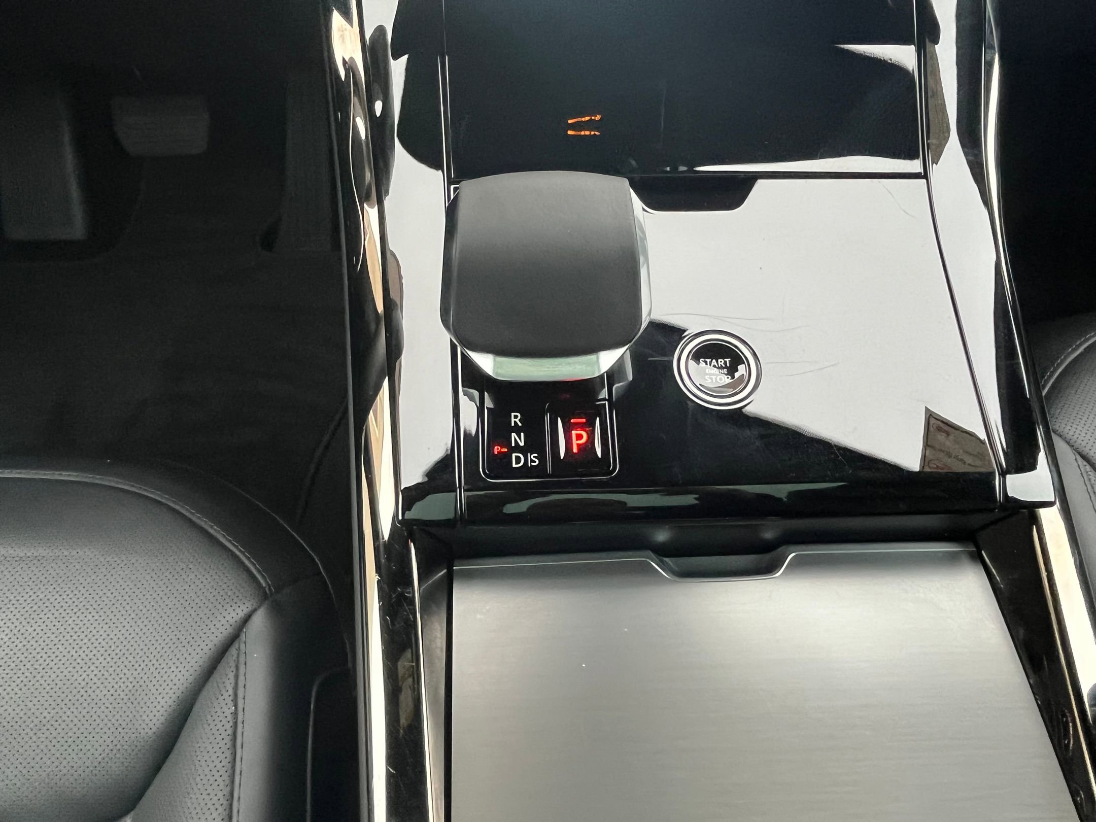 Certified 2025 Land Rover Range Rover Sport SE image 19