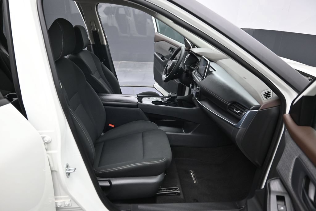 Used 2023 Nissan Rogue S FWD image 29