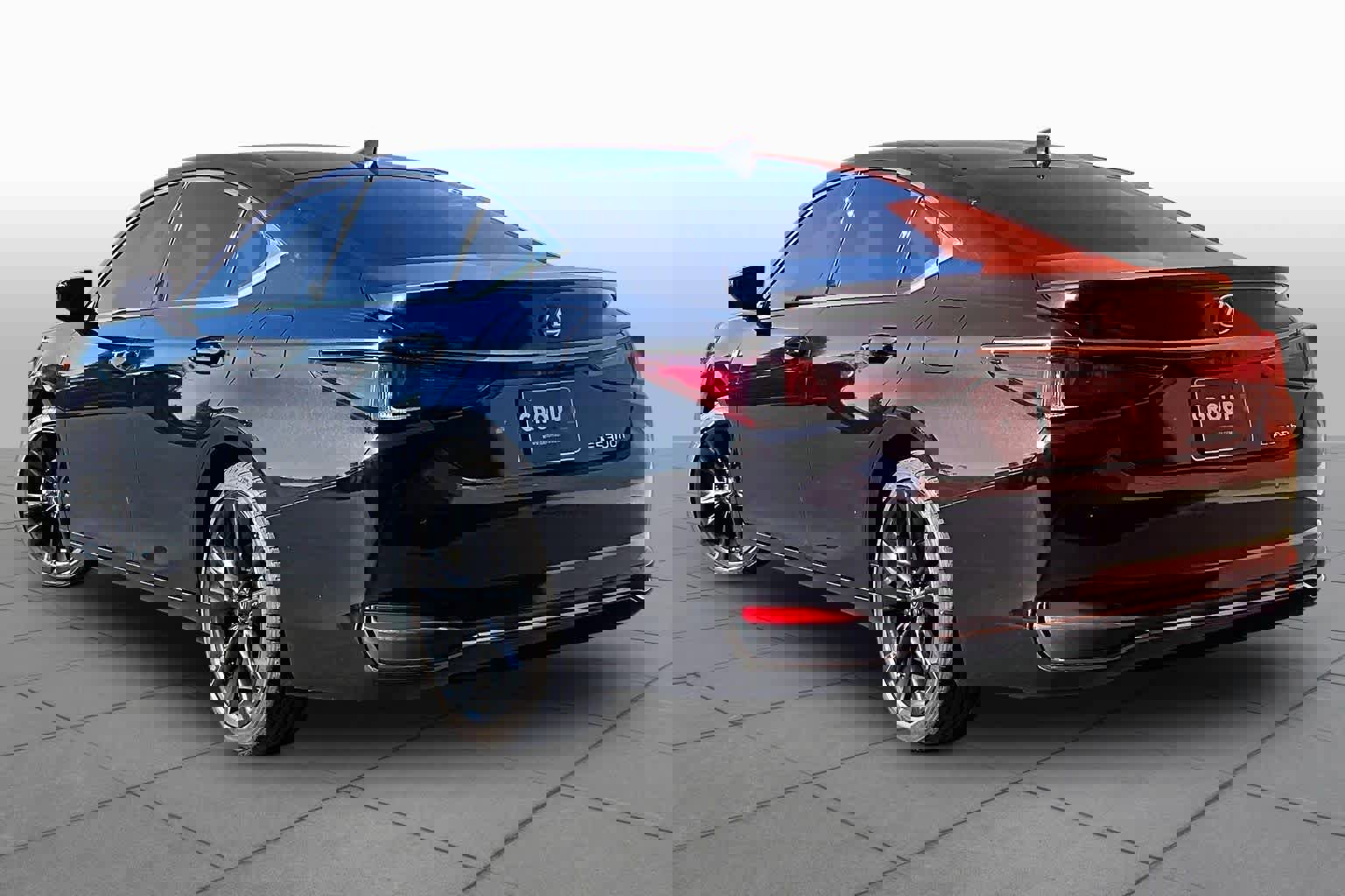 Used 2023 Lexus ES 300h F Sport w/ Accessory Package (Z2) FWD image 11