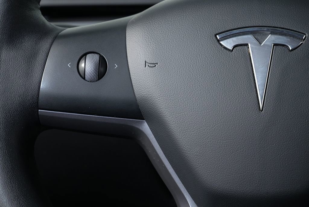 Used 2021 Tesla Model Y Performance image 27