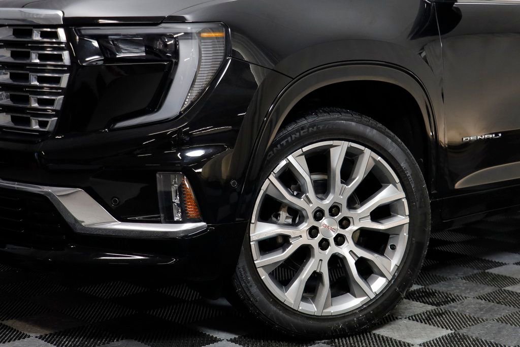 Used 2025 GMC Acadia Denali w/ Super Cruise Package image 3