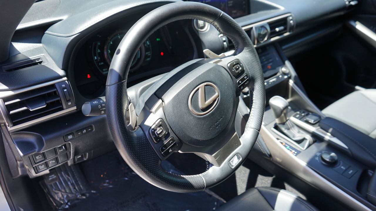 Used 2018 Lexus IS 300 F Sport RWD image 10