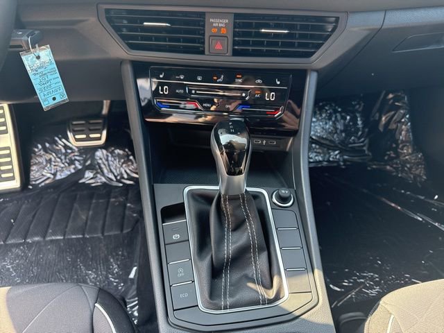 Used 2025 Volkswagen Jetta Sport image 12