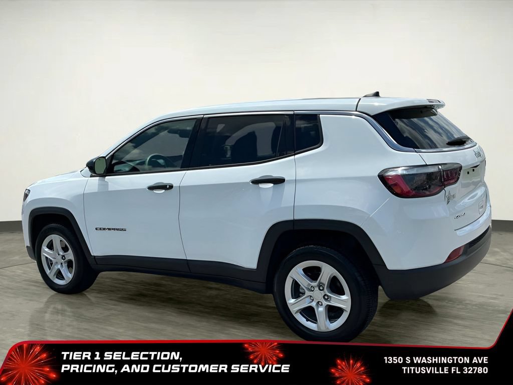 Used 2023 Jeep Compass Sport AWD/4WD image 3