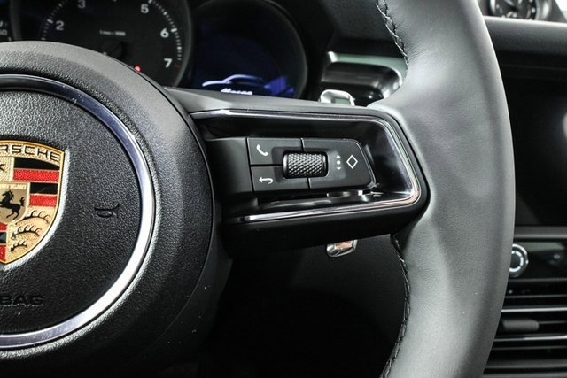 Used 2025 Porsche Macan image 11