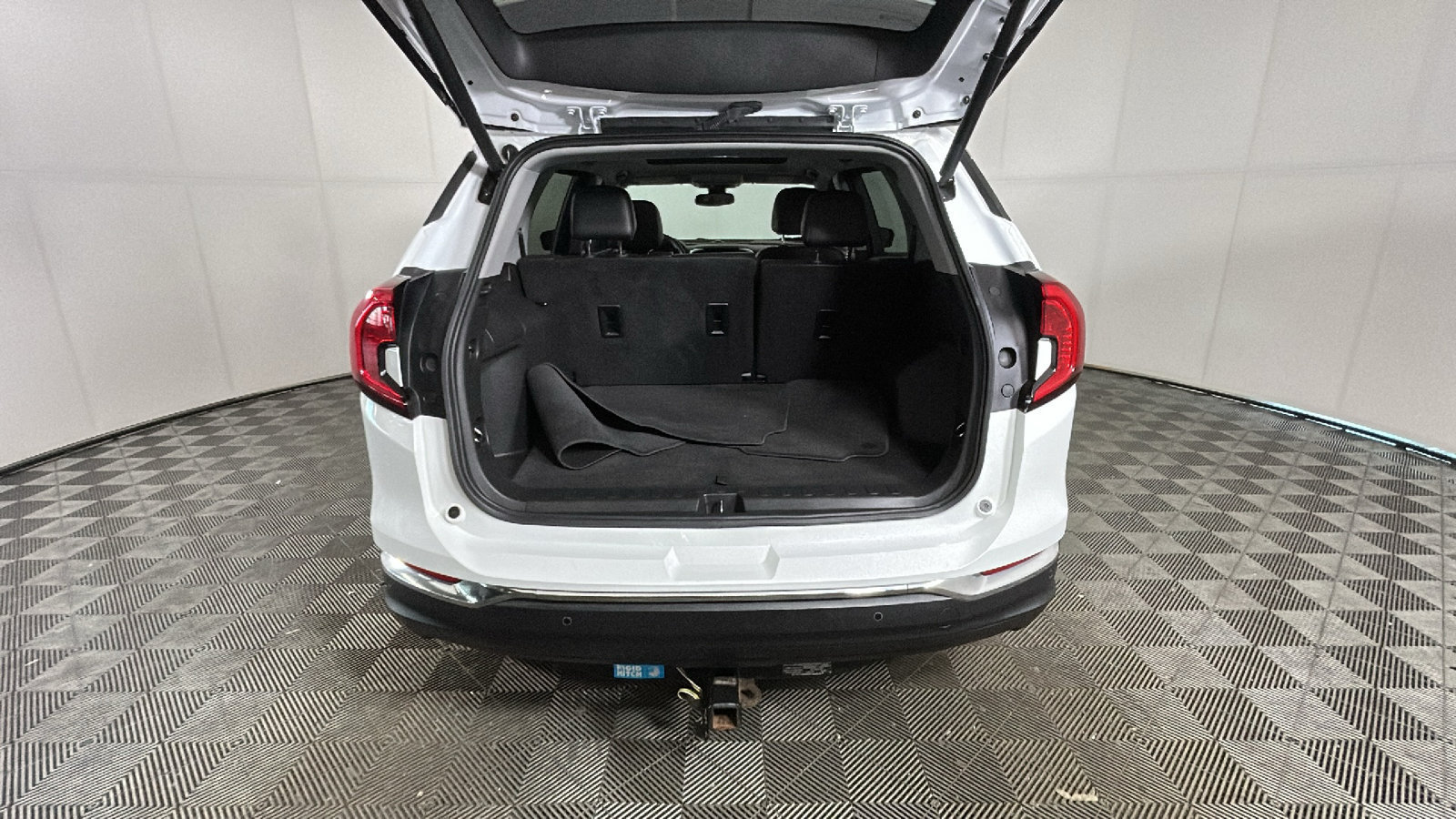 Used 2023 GMC Terrain SLT AWD/4WD image 34