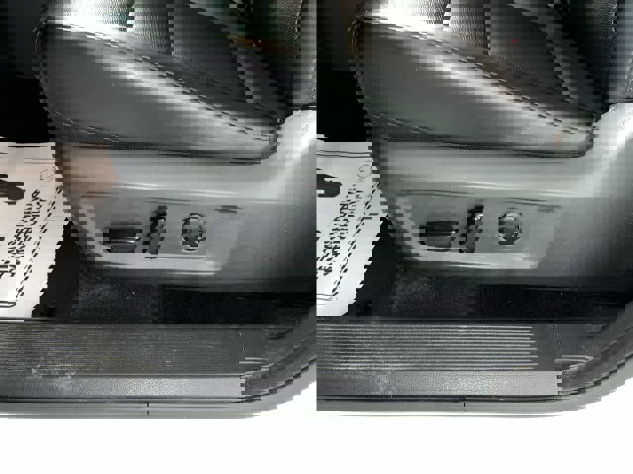 Used 2021 Nissan Rogue SV w/ Premium Package image 14