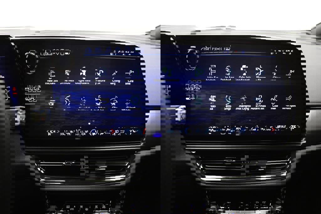 Used 2025 Chevrolet Equinox EV RS image 23