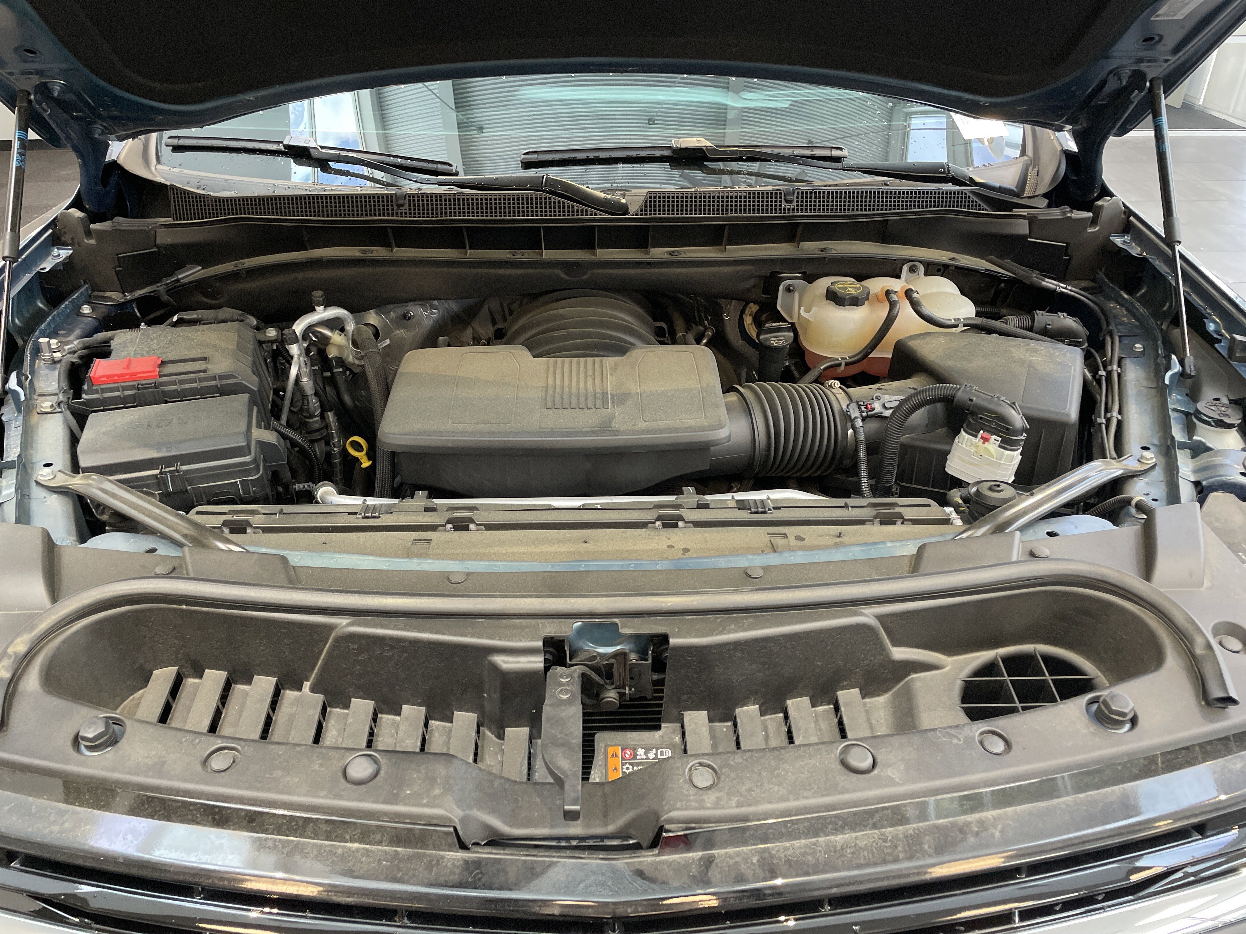 Used 2025 Chevrolet Tahoe LS w/ LPO, Dark Essentials Package RWD image 40