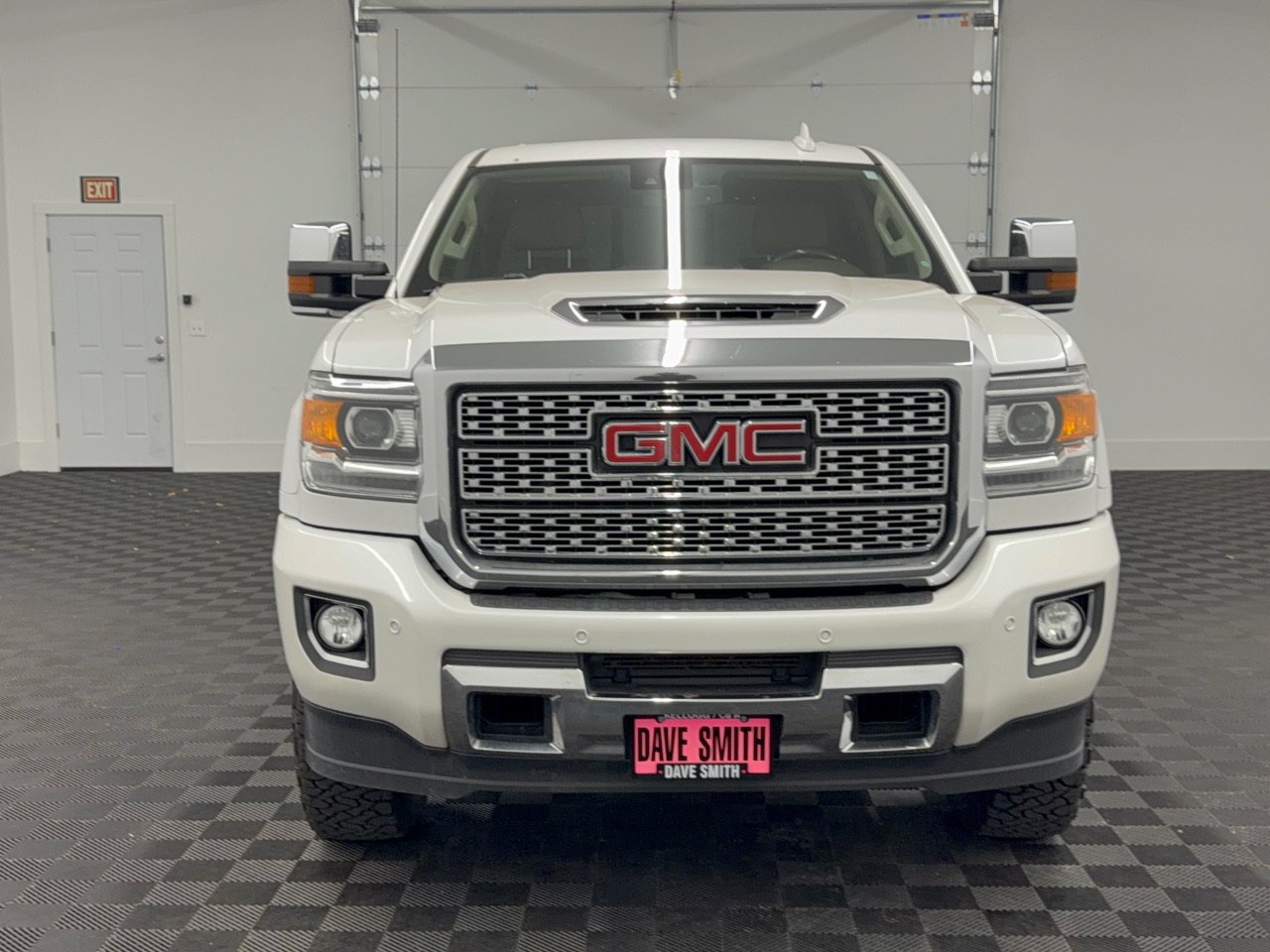 Used 2019 GMC Sierra 2500 Denali w/ Suspension Package, Off-Road AWD/4WD image 6