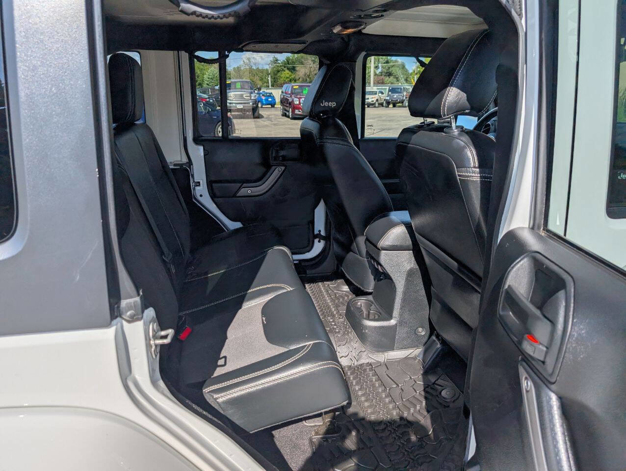 Used 2017 Jeep Wrangler Unlimited Sport image 12