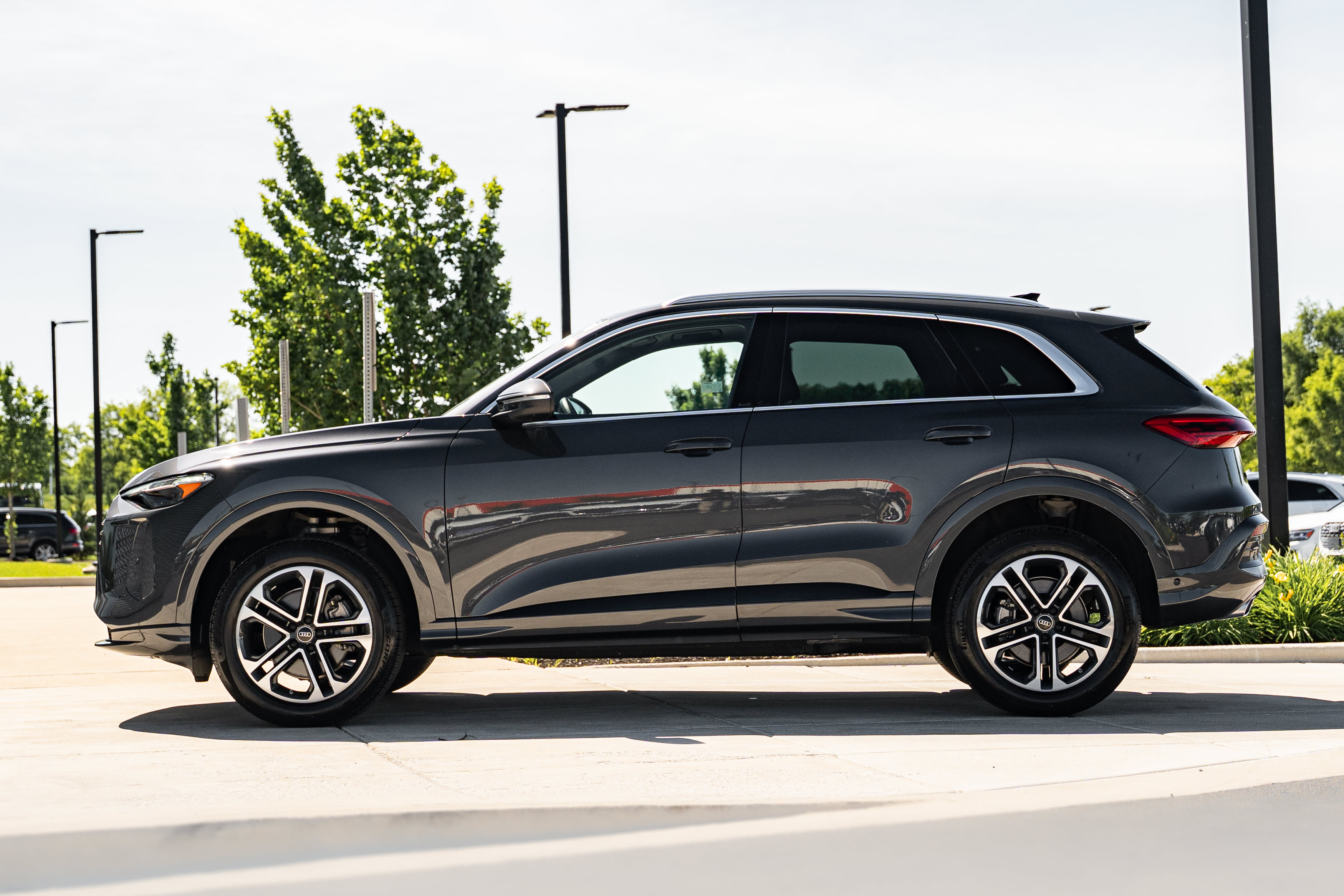 Certified 2025 Audi Q5 Premium w/ Premium Plus AWD/4WD image 6