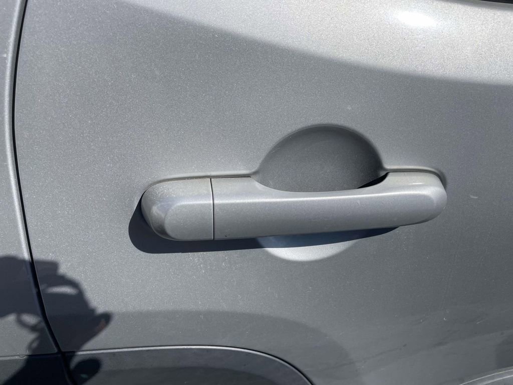 Used 2017 Jeep Renegade Latitude image 34