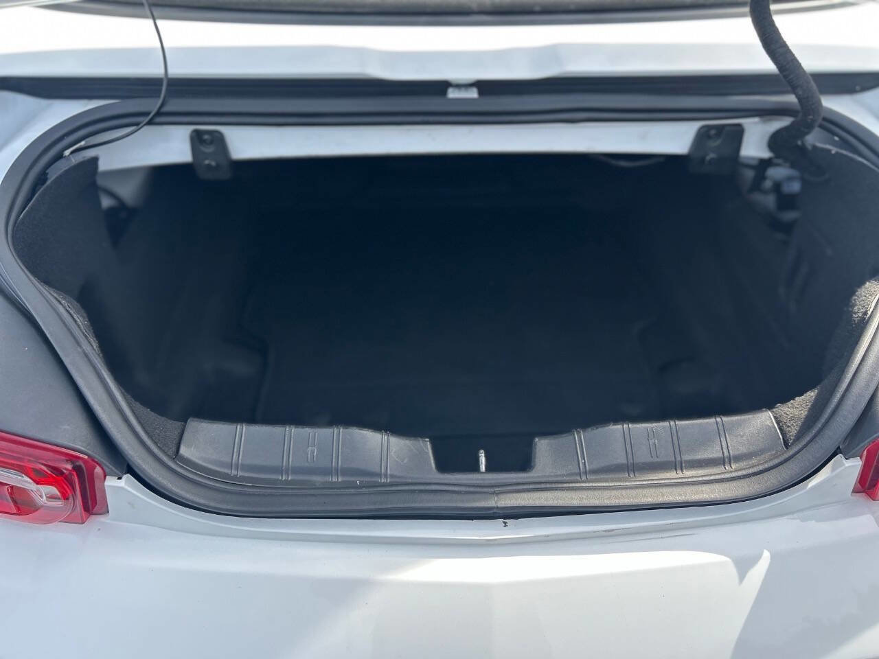 Used 2020 Chevrolet Camaro LT image 16