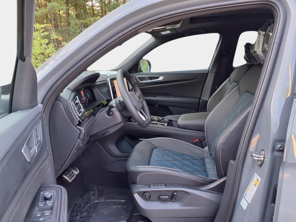 New 2025 Volkswagen Atlas Cross Sport SEL Premium R-Line image 11
