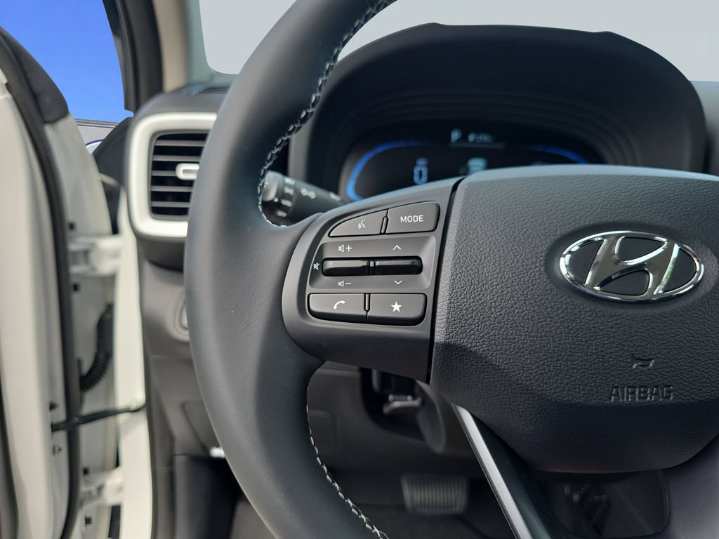 Certified 2026 Hyundai Venue SEL FWD image 18