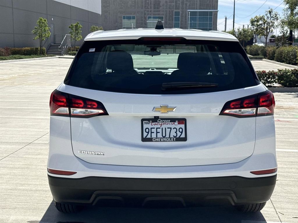 Used 2022 Chevrolet Equinox LS image 4
