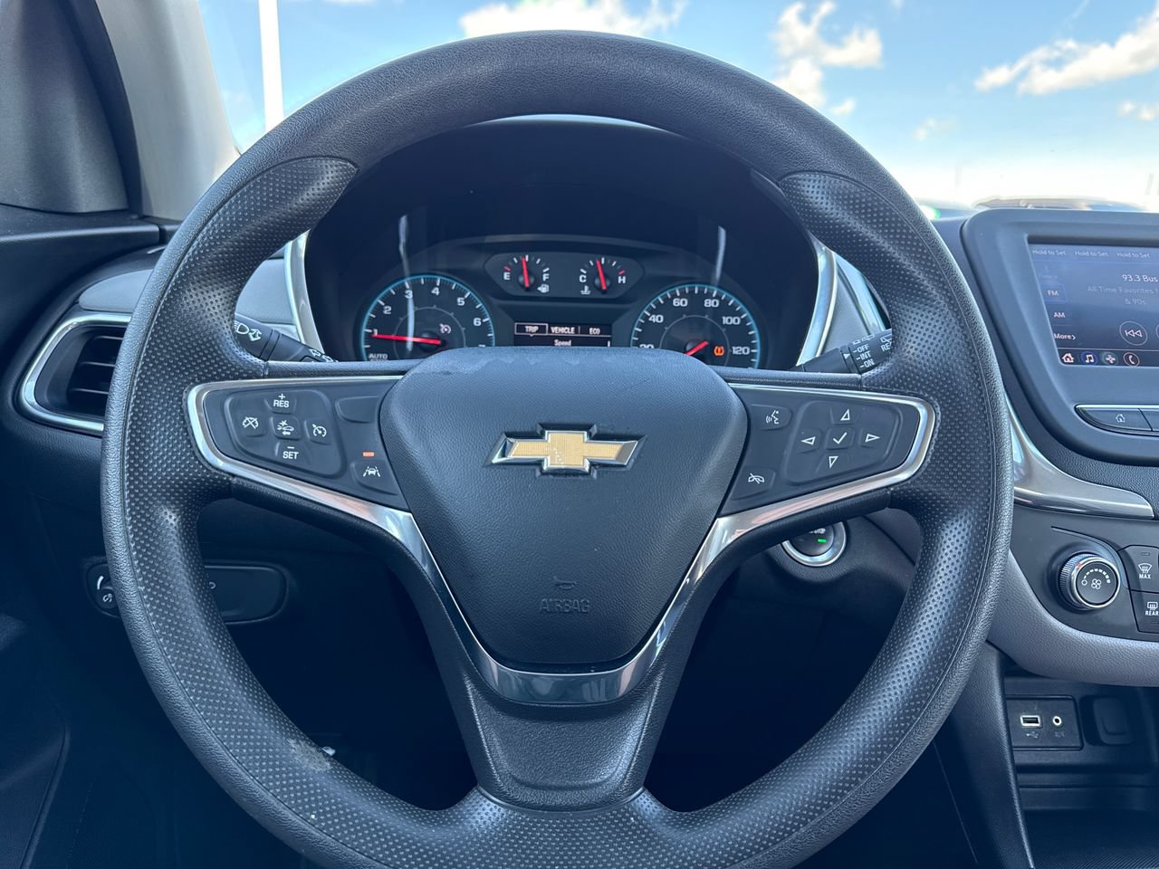 Used 2020 Chevrolet Equinox LS AWD/4WD image 18