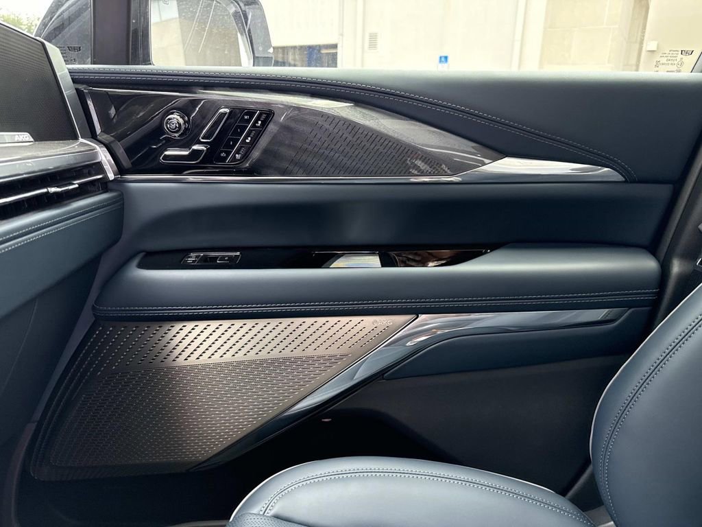 New 2025 Cadillac Escalade IQ Sport 2 w/ LPO, ONYX Package image 22