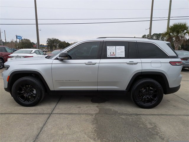 Used 2022 Jeep Grand Cherokee Limited image 7