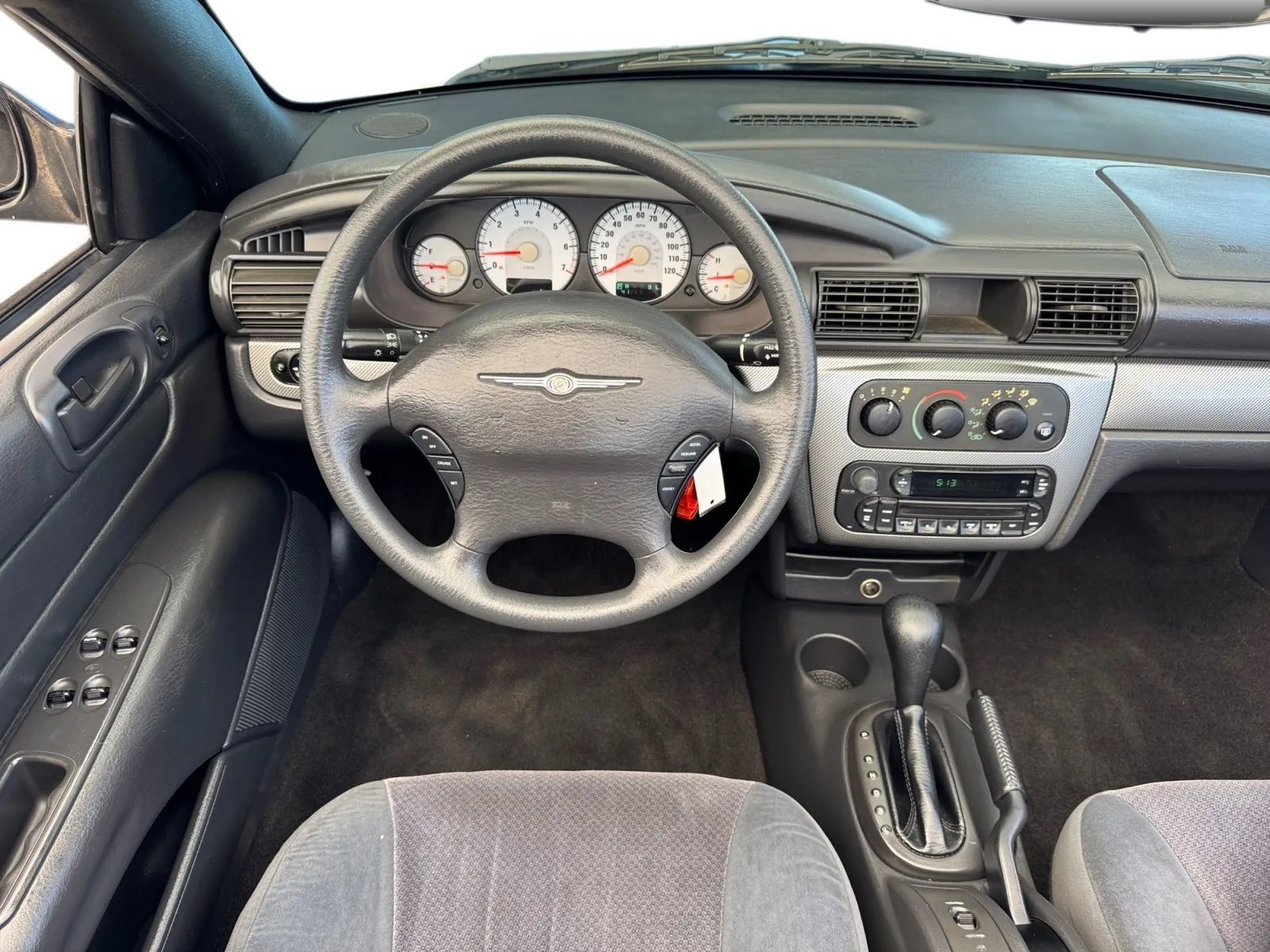 Used 2006 Chrysler Sebring GTC FWD image 25