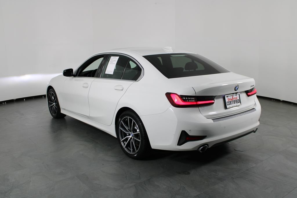 Used 2022 BMW 330i Sedan image 3
