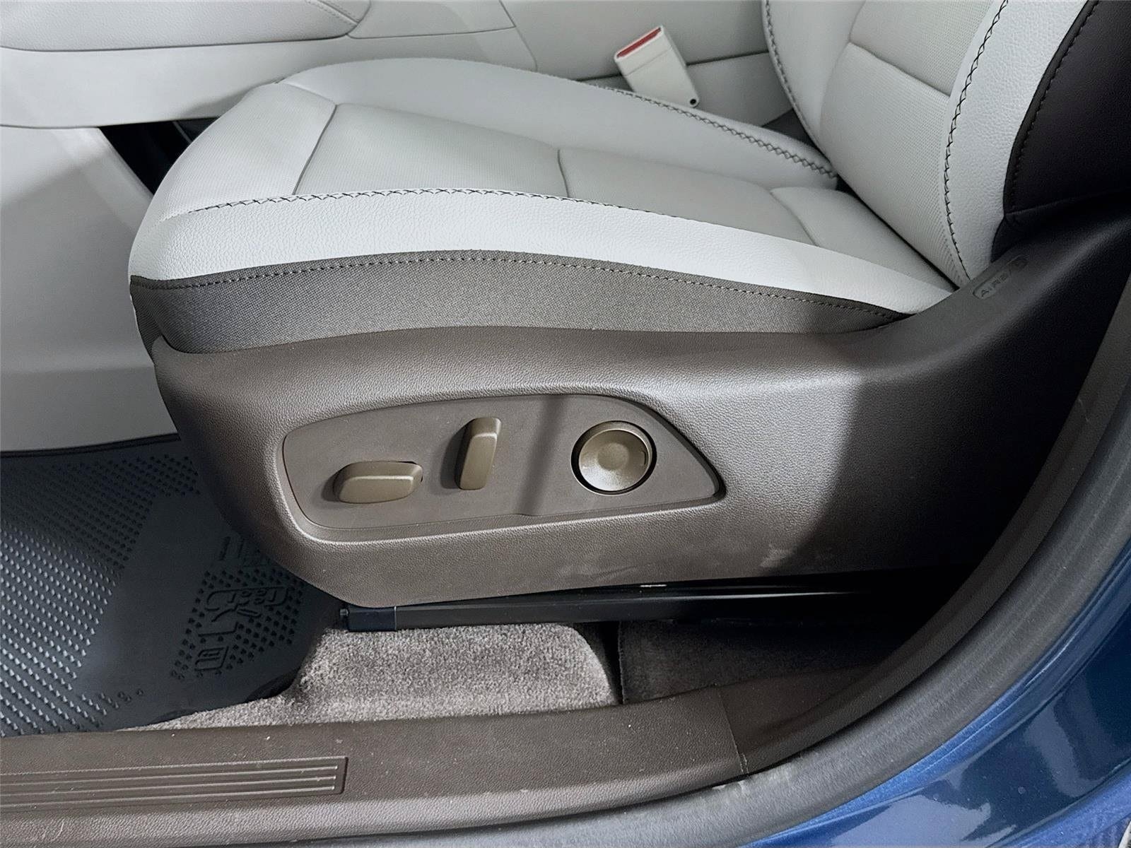 New 2026 GMC Terrain Denali AWD/4WD image 21