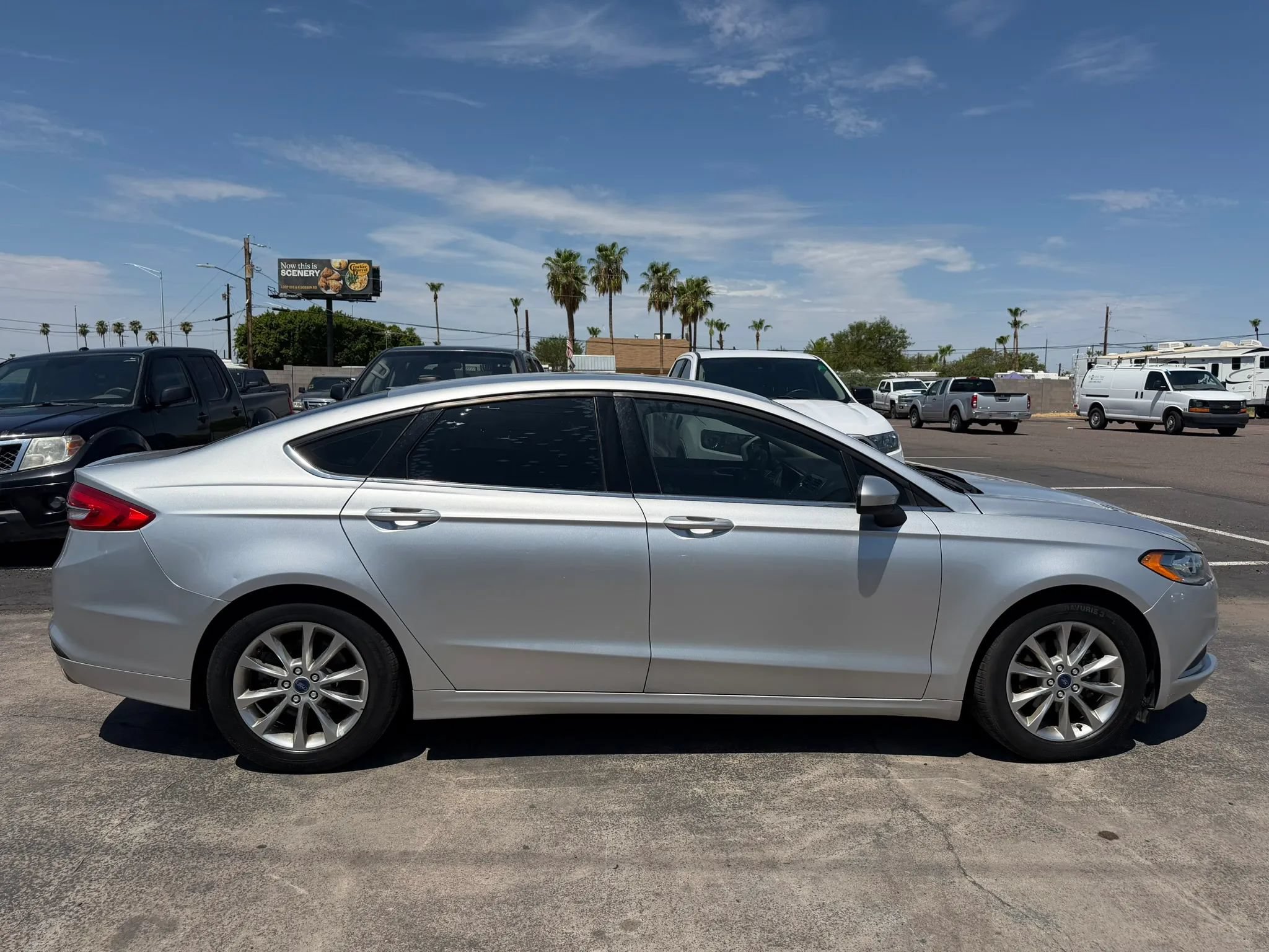Used 2017 Ford Fusion SE FWD image 11