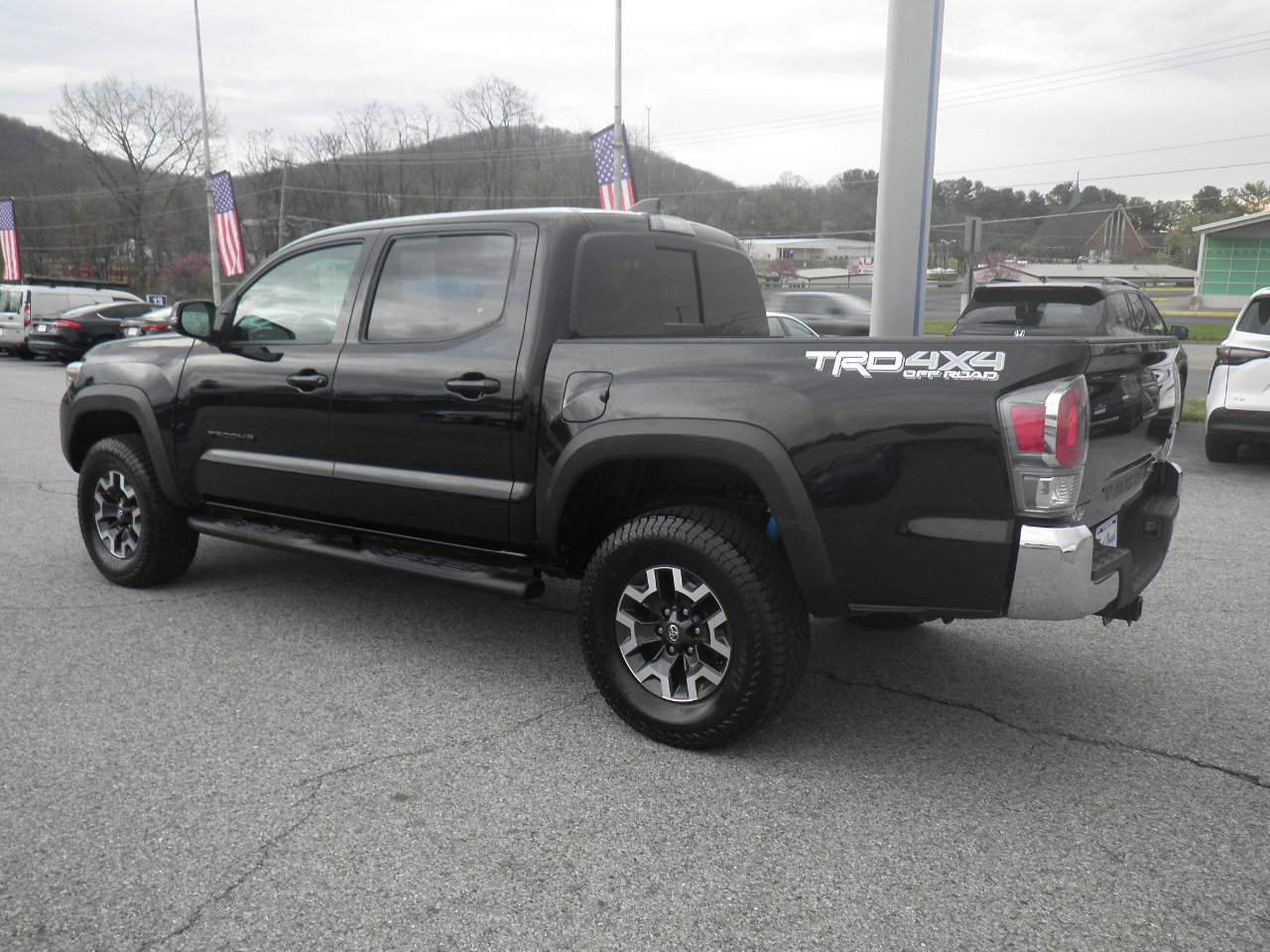 Used 2023 Toyota Tacoma TRD Off-Road image 4