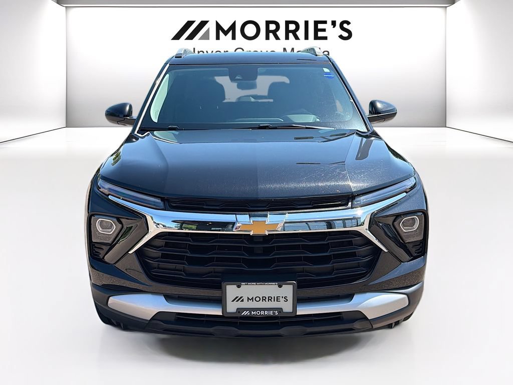 Used 2025 Chevrolet TrailBlazer LT AWD/4WD image 2