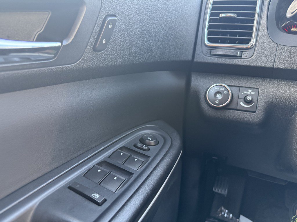 Used 2012 GMC Acadia SLT AWD/4WD image 30