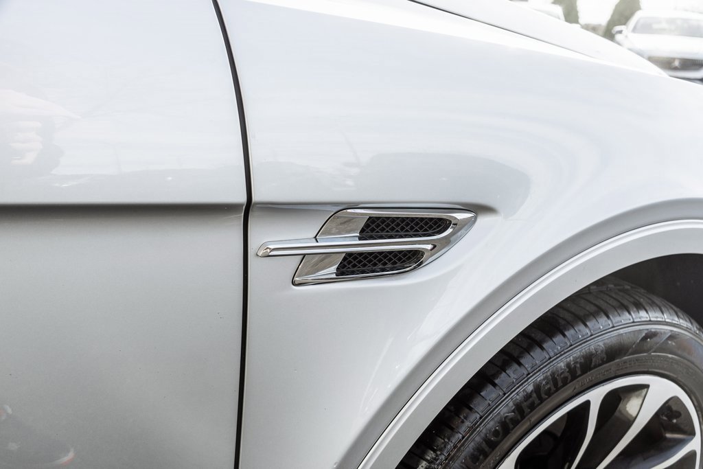 Used 2019 Bentley Bentayga image 4