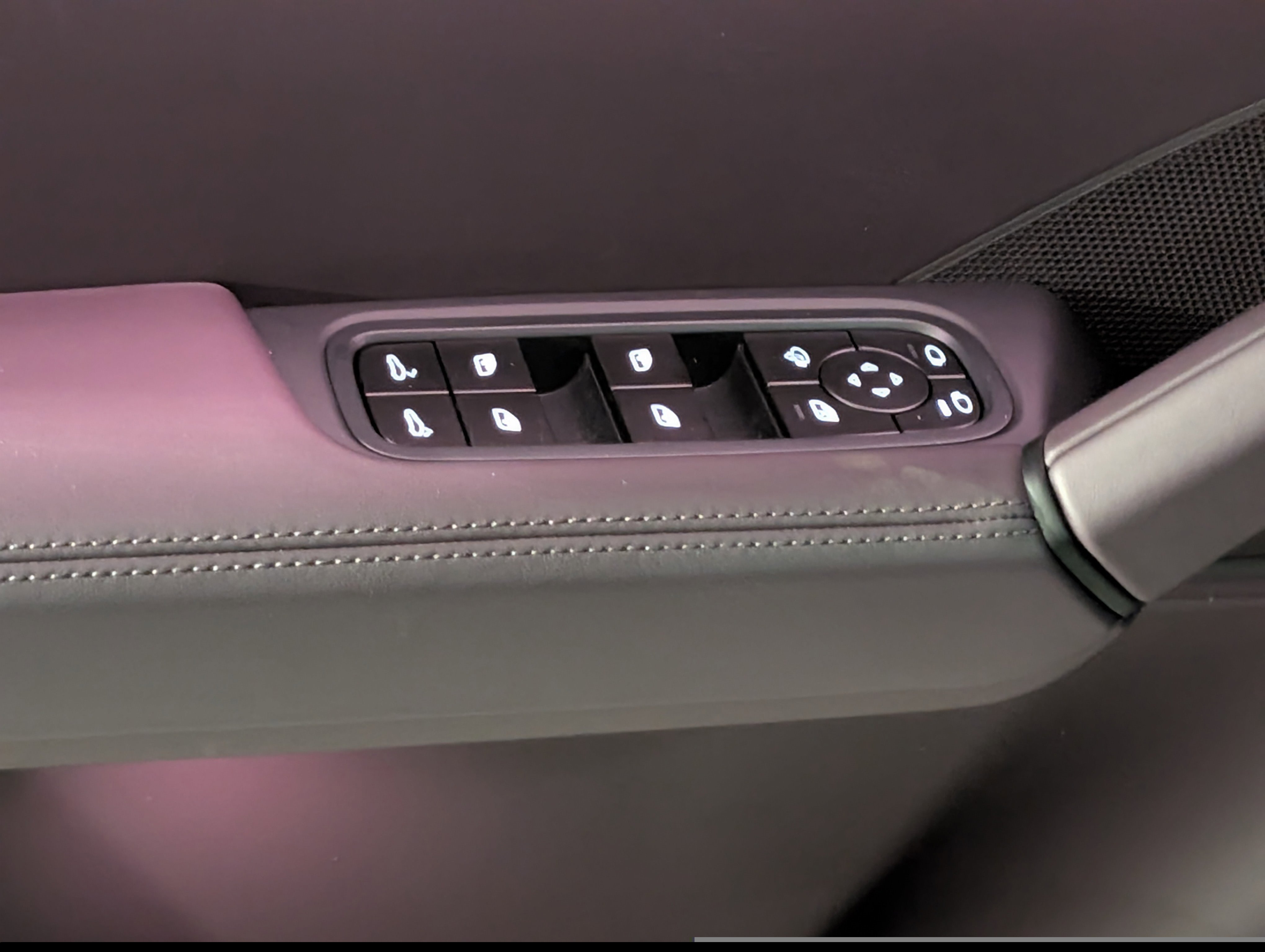 New 2026 Porsche Cayenne image 21