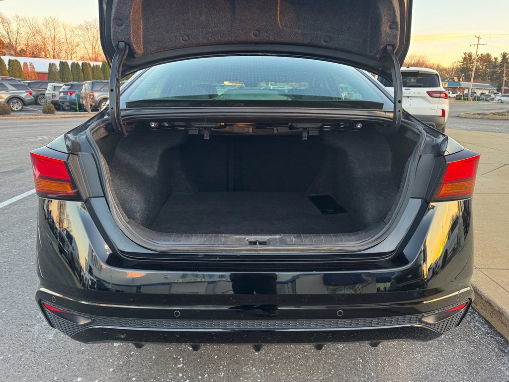 Used 2024 Nissan Altima 2.5 SV image 8