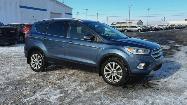 Used 2018 Ford Escape Titanium image 2