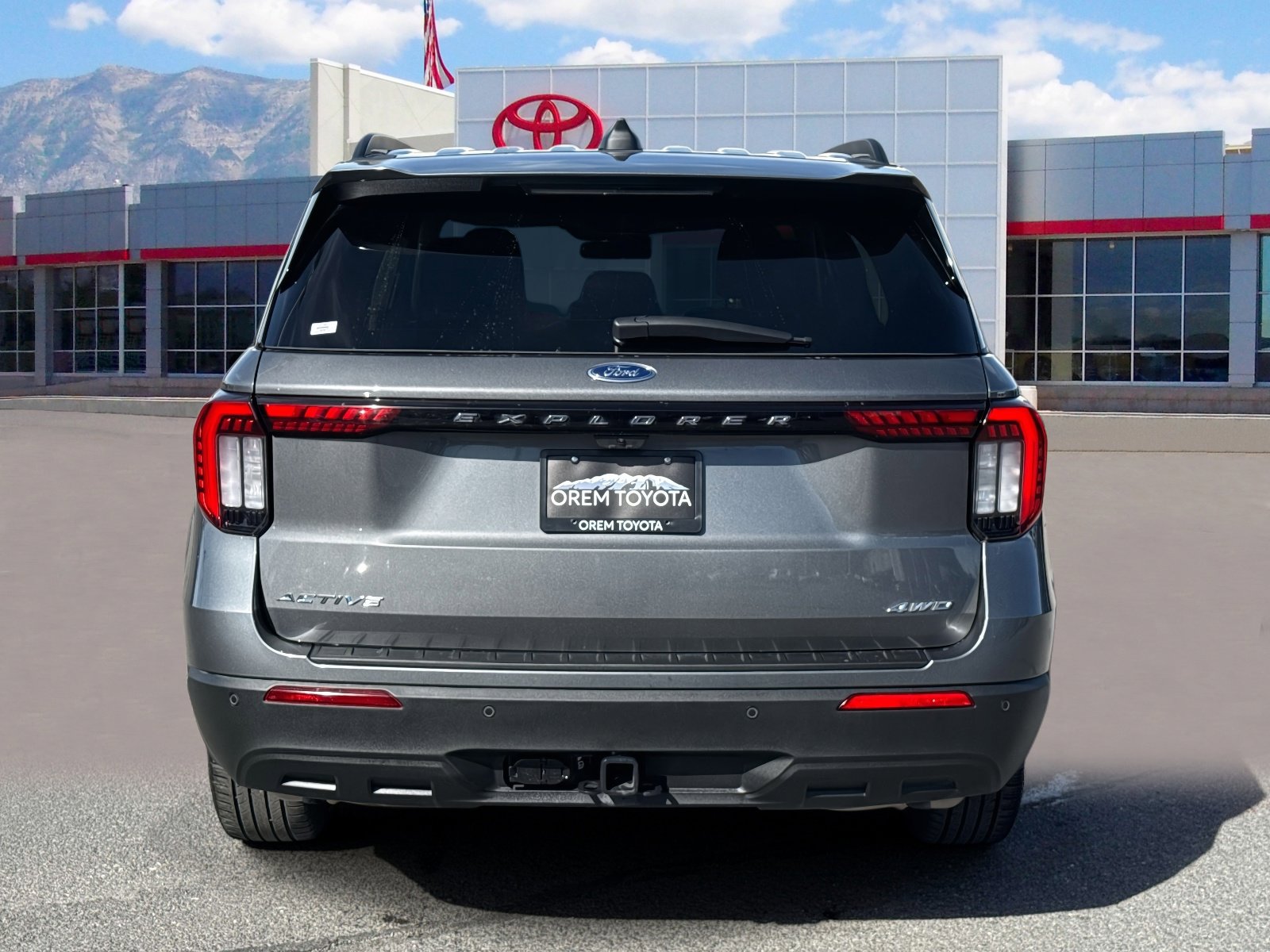 Used 2025 Ford Explorer Active image 4