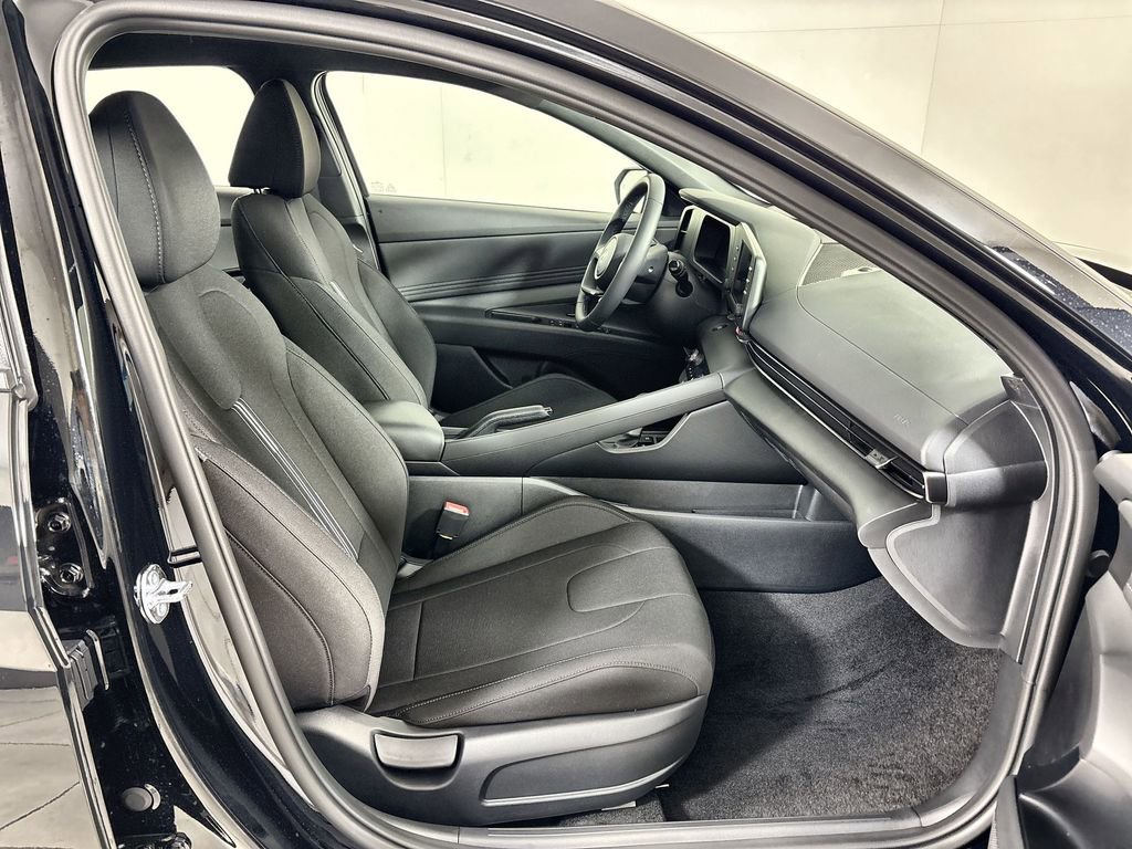 New 2026 Hyundai Elantra Sport FWD image 24